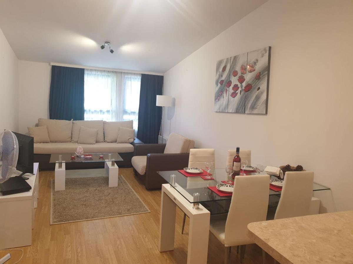 Aspen Luxury Apartamnet 라즐로그 외부 사진